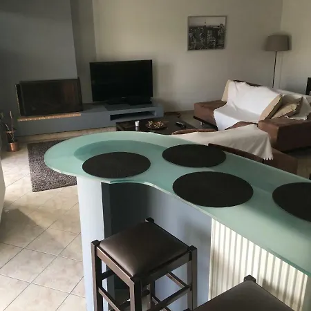 Cozy Flat Near City Center Apartment *